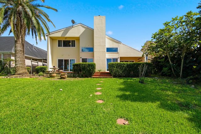 2810 Lake View Drive, Missouri City, TX 77459