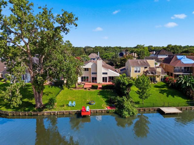 2810 Lake View Drive, Missouri City, TX 77459