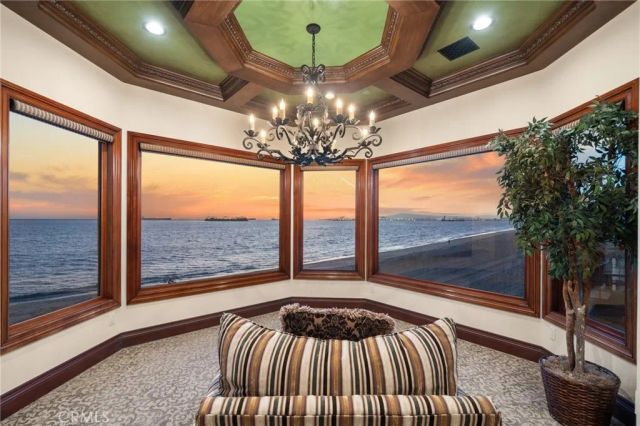 2 60th Place, Long Beach, CA 90803