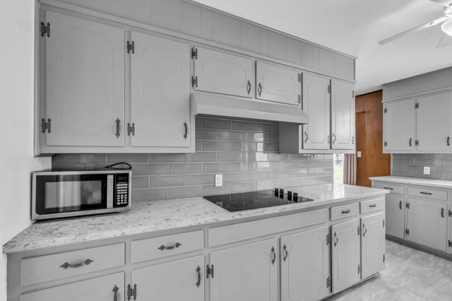 6020 Wester Avenue, Fort Worth, TX 76133