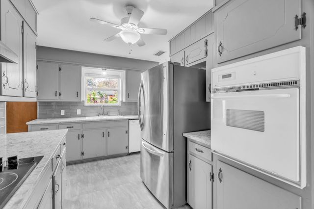 6020 Wester Avenue, Fort Worth, TX 76133