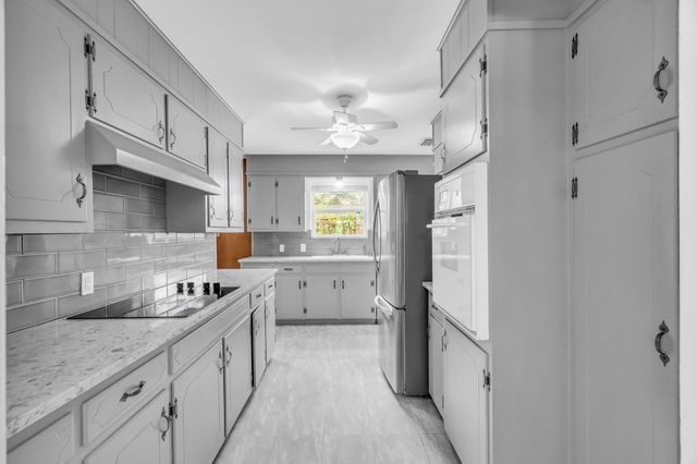 6020 Wester Avenue, Fort Worth, TX 76133