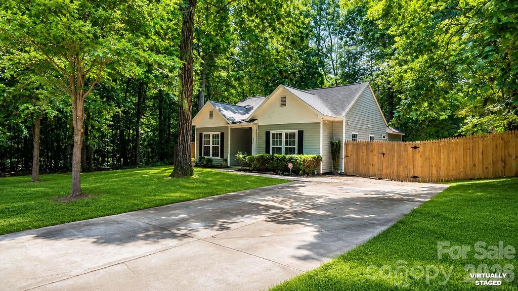 5050 Gibbons Link Road, Charlotte, NC 28269