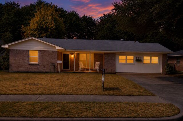 349 Rivercrest Drive, Lewisville, TX 75067
