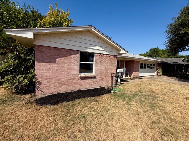 349 Rivercrest Drive, Lewisville, TX 75067