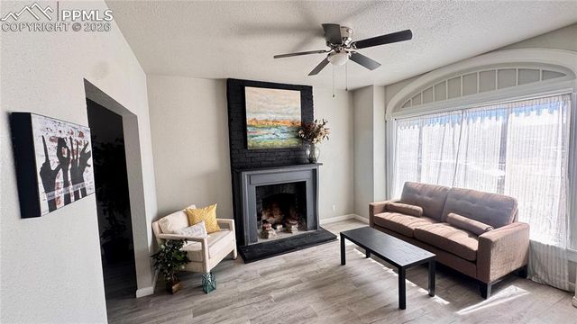 607 W 12th Street, Pueblo, CO 81003