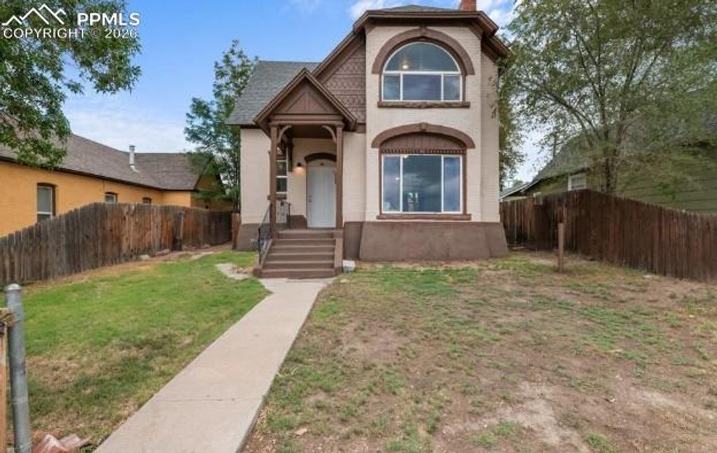 607 W 12th Street, Pueblo, CO 81003