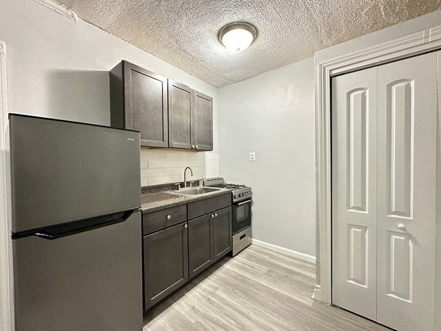 4735 N Beacon Street 203, Chicago, IL 60640