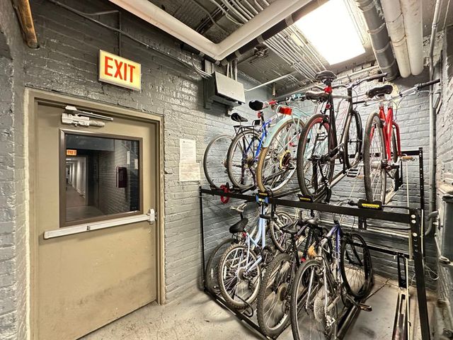 4735 N Beacon Street 203, Chicago, IL 60640