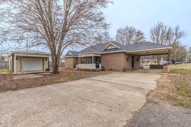 118 W 5th Street, Rector, AR 72461