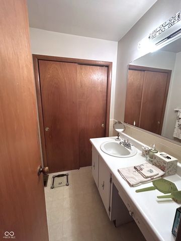 167 E 150 S, Crawfordsville, IN 47933