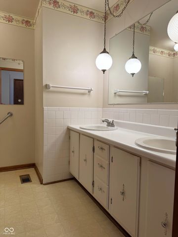 167 E 150 S, Crawfordsville, IN 47933