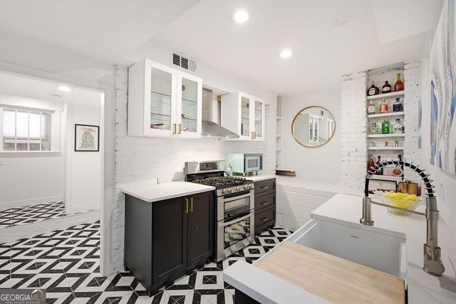 570 East Avenue NE, Atlanta, GA 30312