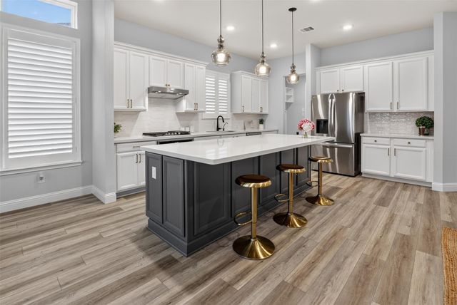18207 W Shoreline Vista Lane, Cypress, TX 77433