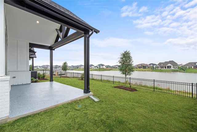 18207 W Shoreline Vista Lane, Cypress, TX 77433