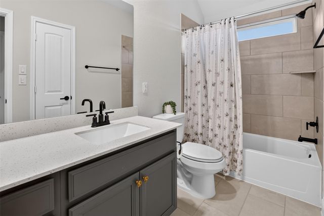 18207 W Shoreline Vista Lane, Cypress, TX 77433