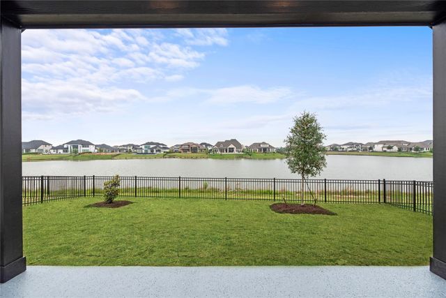 18207 W Shoreline Vista Lane, Cypress, TX 77433