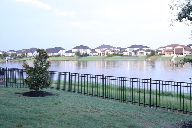 18207 W Shoreline Vista Lane, Cypress, TX 77433