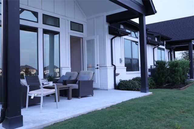 18207 W Shoreline Vista Lane, Cypress, TX 77433