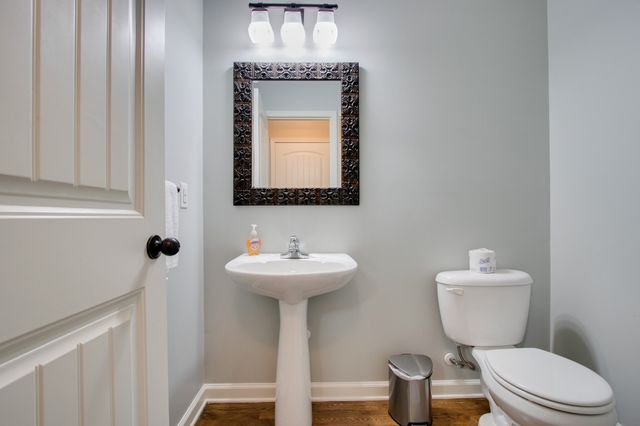 800 Harbor Dr, Lancaster, TN 38569