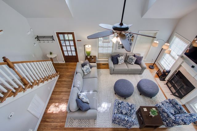 800 Harbor Dr, Lancaster, TN 38569