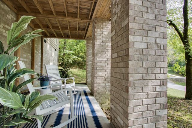 800 Harbor Dr, Lancaster, TN 38569