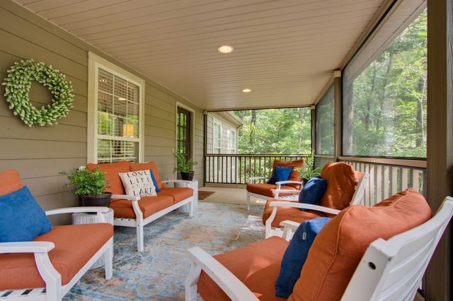 800 Harbor Dr, Lancaster, TN 38569