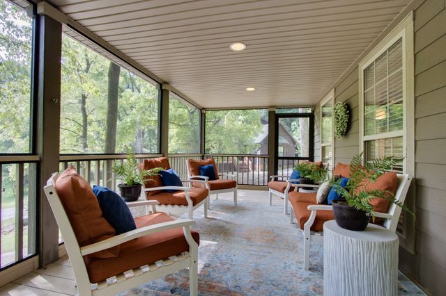 800 Harbor Dr, Lancaster, TN 38569