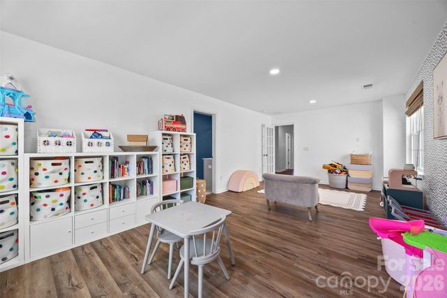 138 Lambeth Loop, Mooresville, NC 28115