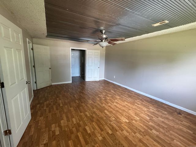44 CR 146, Corning, AR 72422
