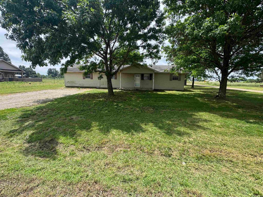44 CR 146, Corning, AR 72422