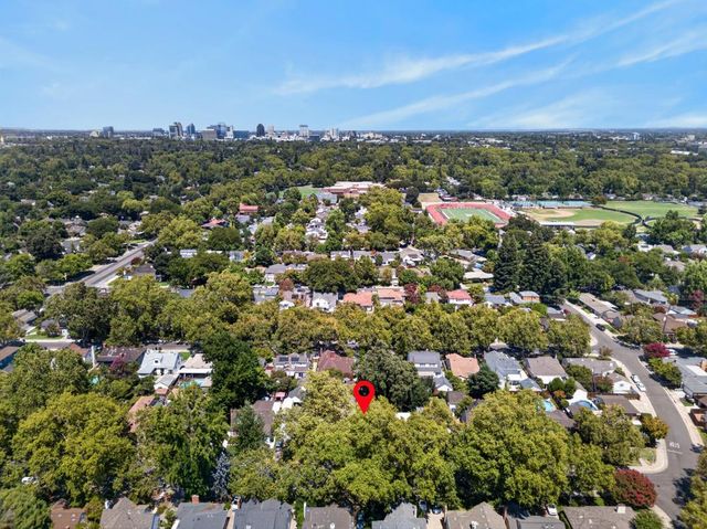 1621 10th Ave, Sacramento, CA 95818