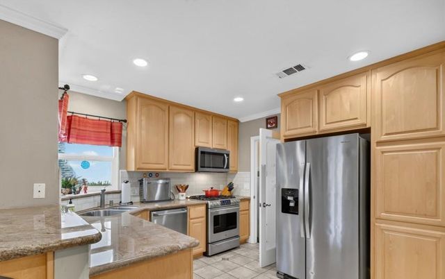 1621 10th Ave, Sacramento, CA 95818