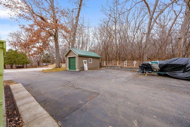 284 E Richardson Springs Road, Edgerton, WI 53534