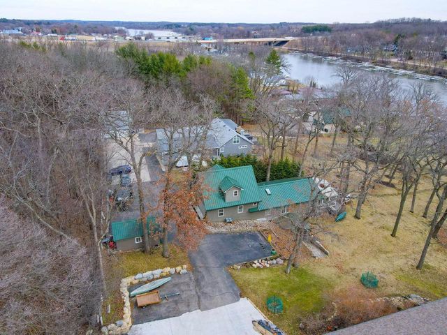 284 E Richardson Springs Road, Edgerton, WI 53534