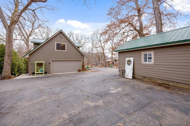 284 E Richardson Springs Road, Edgerton, WI 53534