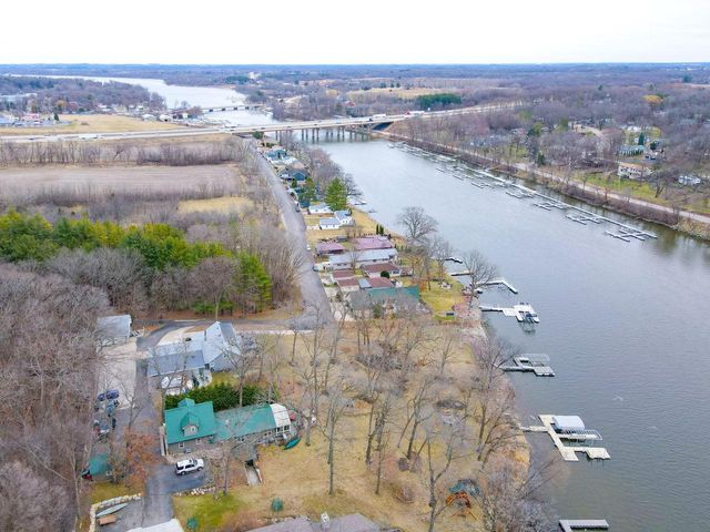 284 E Richardson Springs Road, Edgerton, WI 53534