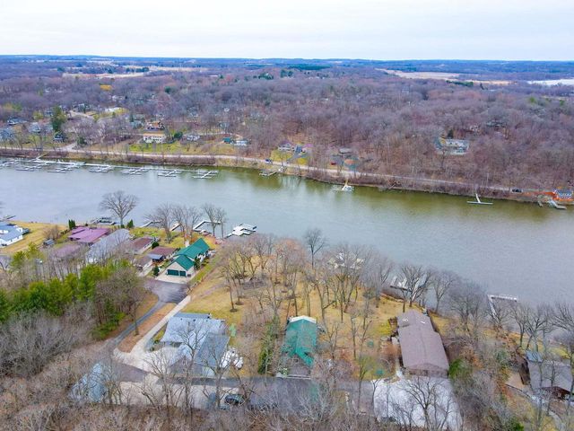 284 E Richardson Springs Road, Edgerton, WI 53534