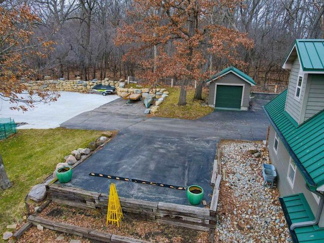 284 E Richardson Springs Road, Edgerton, WI 53534