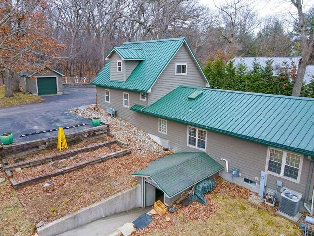 284 E Richardson Springs Road, Edgerton, WI 53534