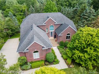 6120 Evanswood Road, Troy, MI 48085