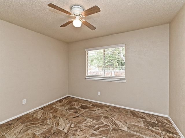 1916 GRACY FARMS LN B, Austin, TX 78758