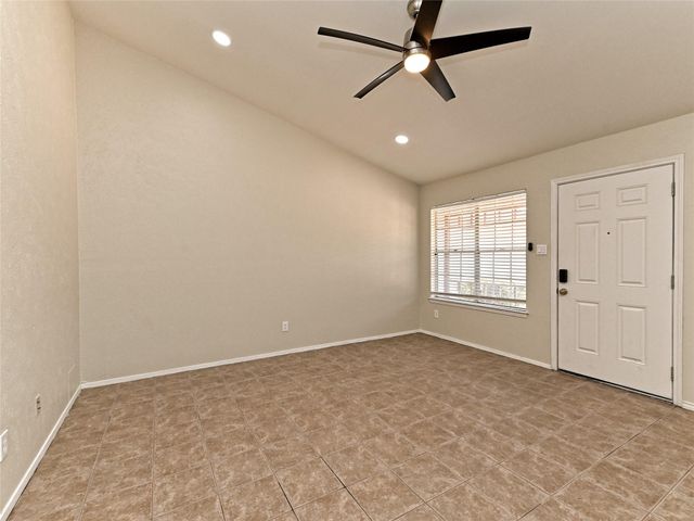 1916 GRACY FARMS LN B, Austin, TX 78758