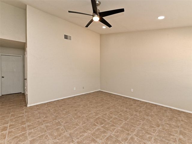 1916 GRACY FARMS LN B, Austin, TX 78758