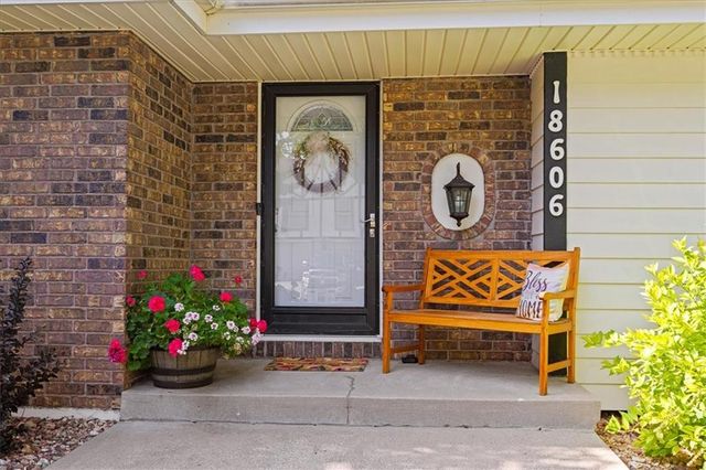 18606 E 28th Street S, Independence, MO 64057
