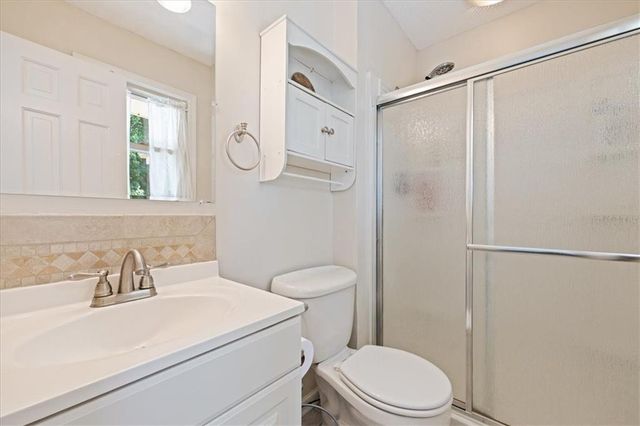 18606 E 28th Street S, Independence, MO 64057