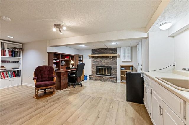 18606 E 28th Street S, Independence, MO 64057