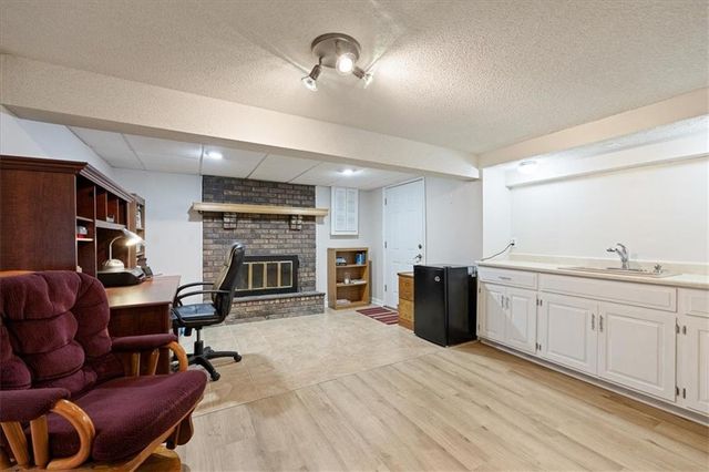 18606 E 28th Street S, Independence, MO 64057