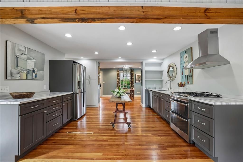 Image 7 of property listing at 2691 N Thompson Road NE, Atlanta, GA 30319
