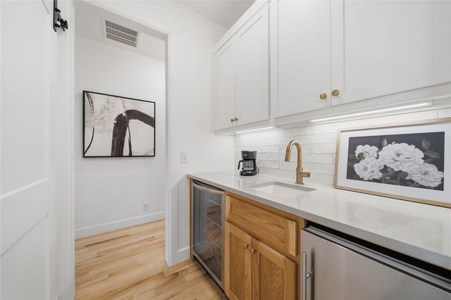 708 W 110 Place S, Jenks, OK 74037
